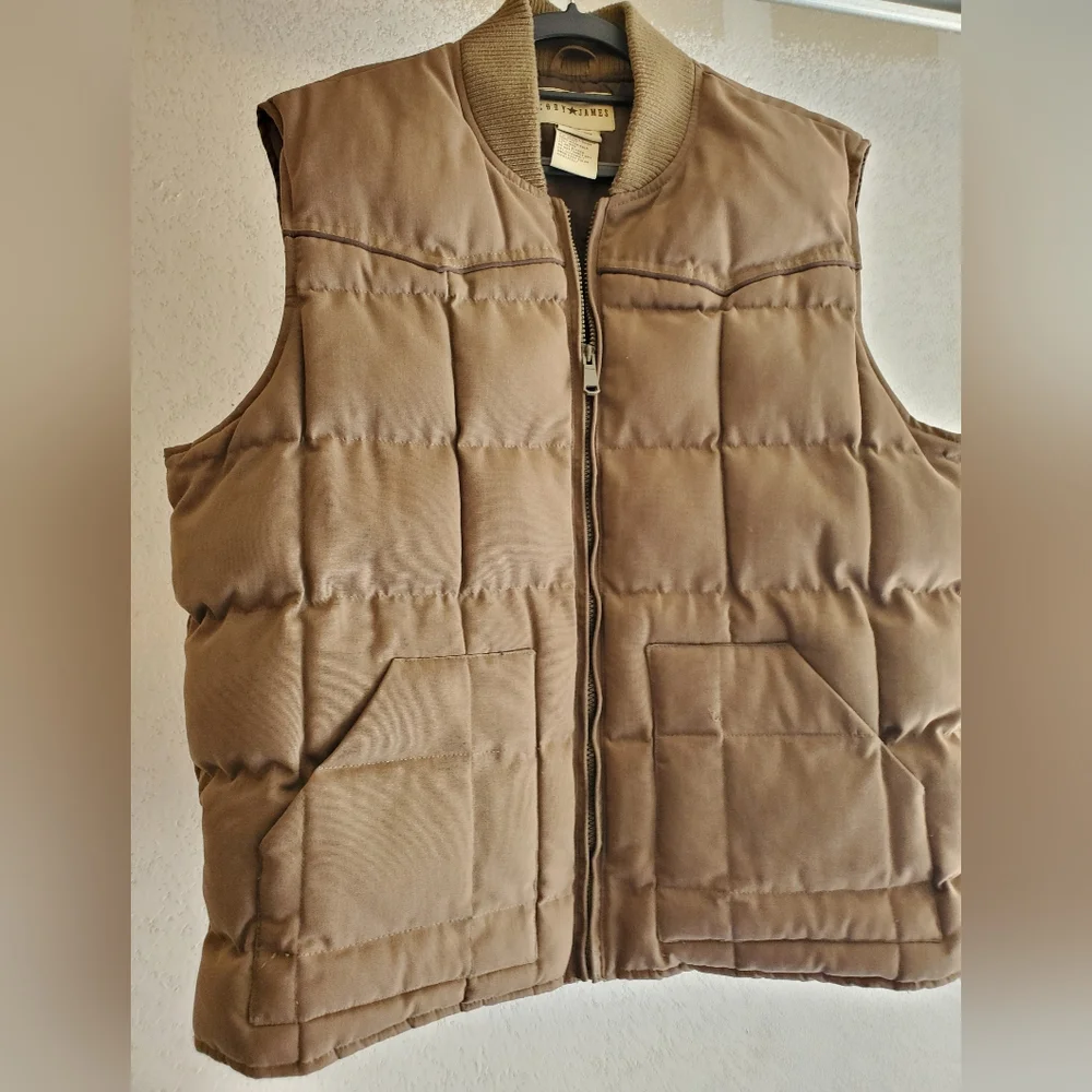 Vest - Picture 1 of 3